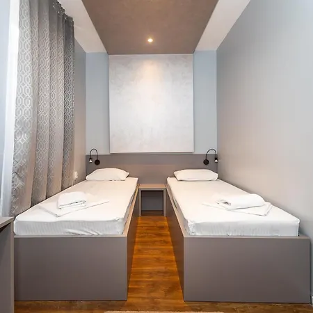 מלון Garni Mediteraneo נובי סאד